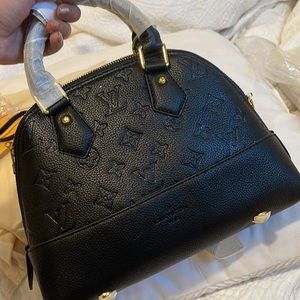 Black Medium size crossbody